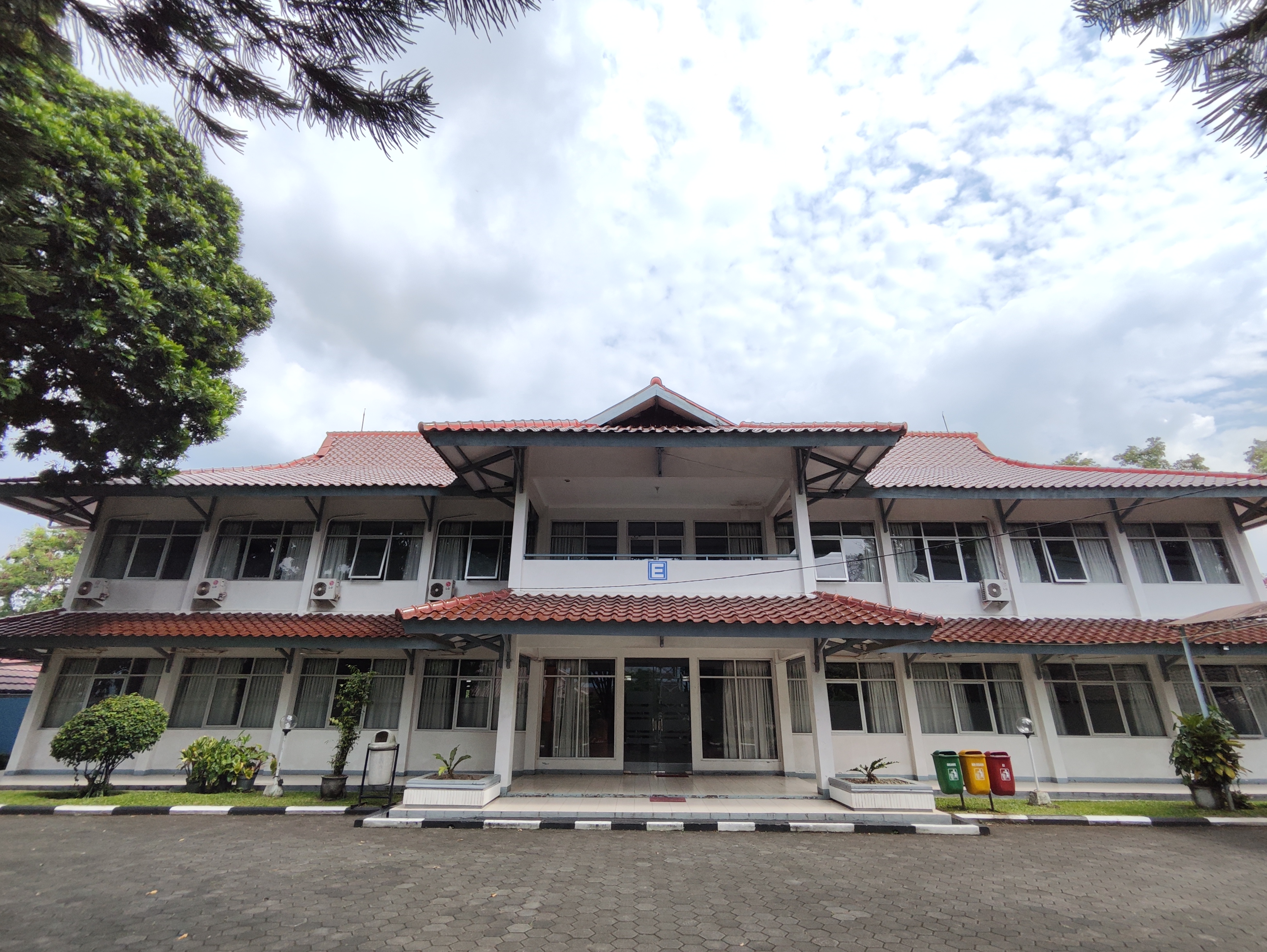 Kamar 1